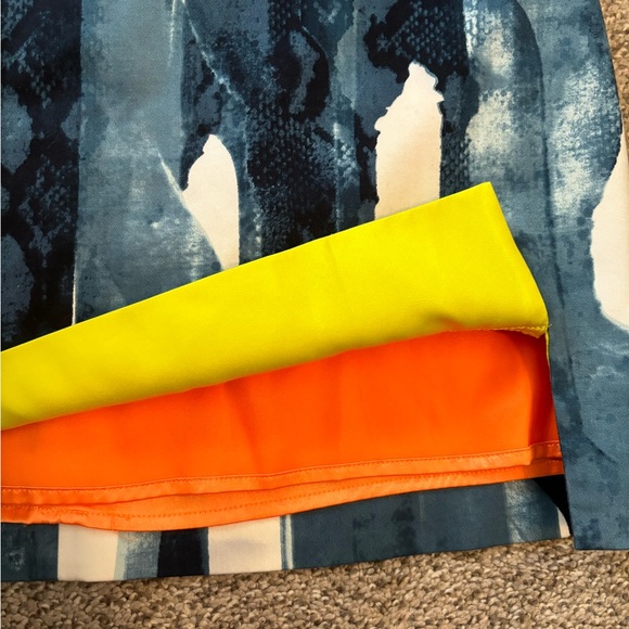 T TAHARI Abstract Mini Skirt - Picture 6 of 8